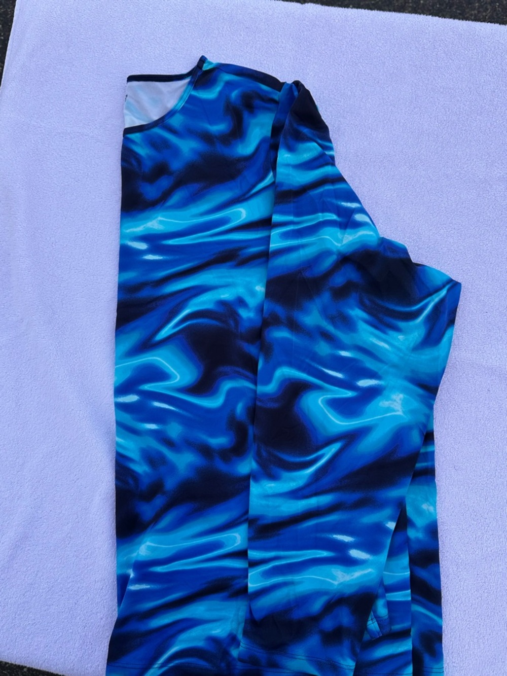 Lands' End Blue Wave Scoop Neck rash guard - Picture 2 of 3